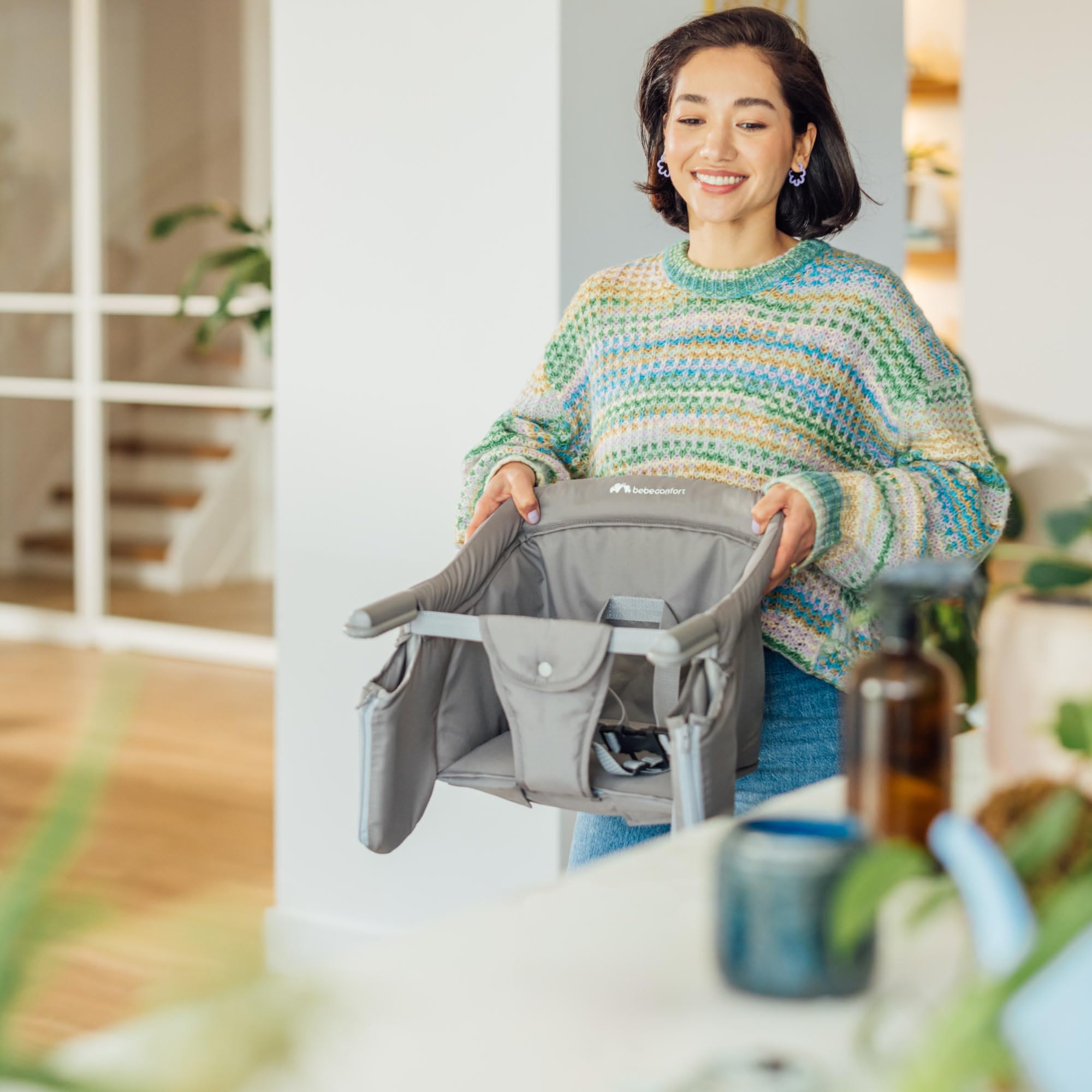 Bebeconfort Malva, Seggiolino da Tavolo per Bambini, 6 Mesi-3 Anni (15kg), Aggancio Sicuro, Seduta imbottita, Tessuti Morbidi, Seggiolino da tavolo pieghevole chiusura compatta, 1,8kg, Mineral Grey