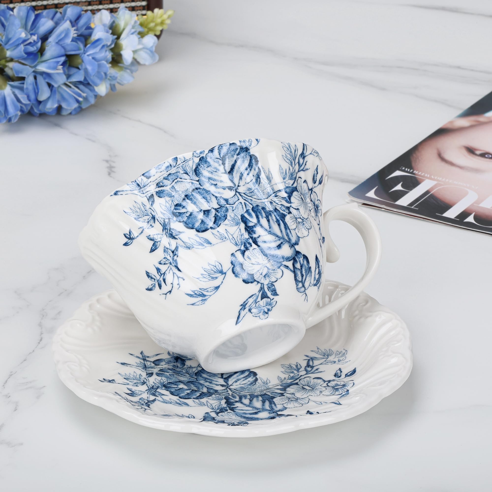 fanquare Vintage Teetasse und Untertasse Sets, Blaue Porzellan Teetassen mit Blumenmuster, Elegante Kaffeetasse und Untertasse für Teeparty Weihnachtsgeschenke 250 ml