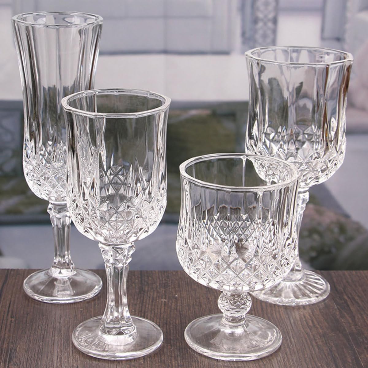 FOMIYES Copas de Vino Claro de Cristal Tallado Diseño Diamante, 4 Piezas, Copa de Cóctel Transparente para Hogar y Hotel, Ideales para Fiestas y Degustación de Vino