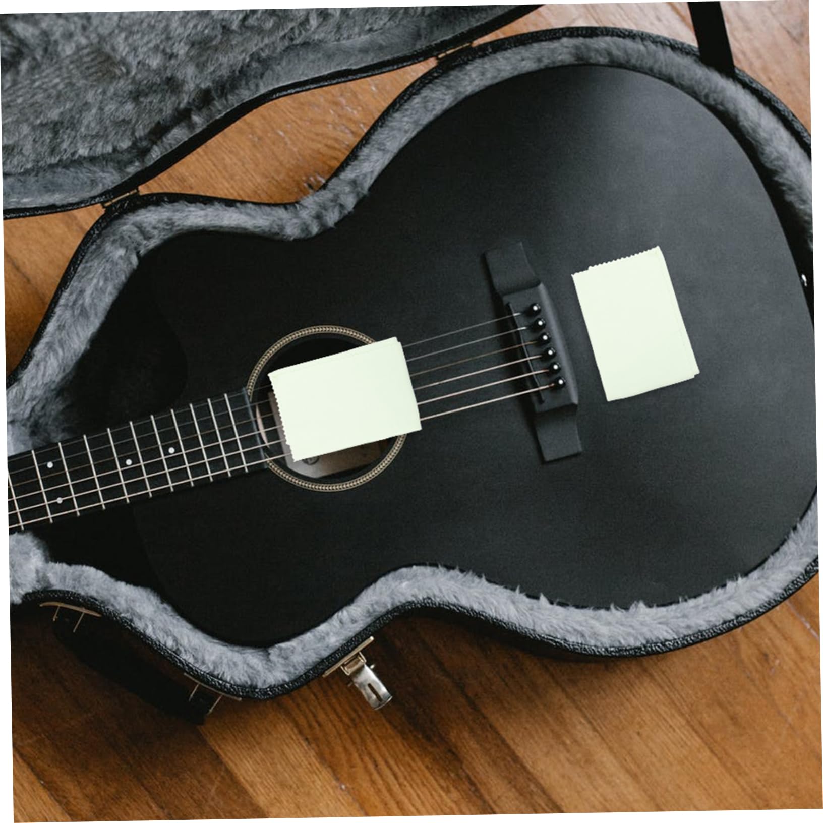 Yardwe Guitar Cleaner Brush Cloth Set 5pcs Musical Instrument Cleaning Delicate Surface Cleaning Tool Dust for Violin Ukulele Random Color