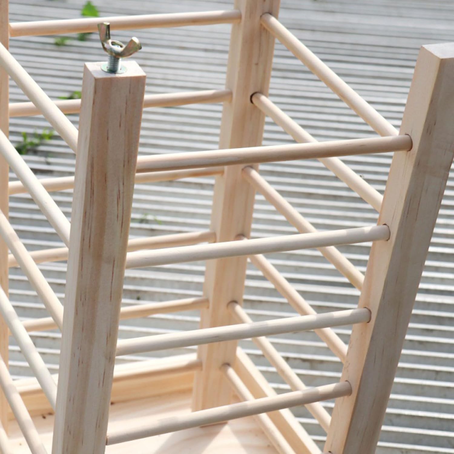 Convenience Wood Feeder Great for Pet Shops Home Pet Areas and Breeding Facilities to Effective Feeding Hay Rack & Guinea Pigs Food Dispenser