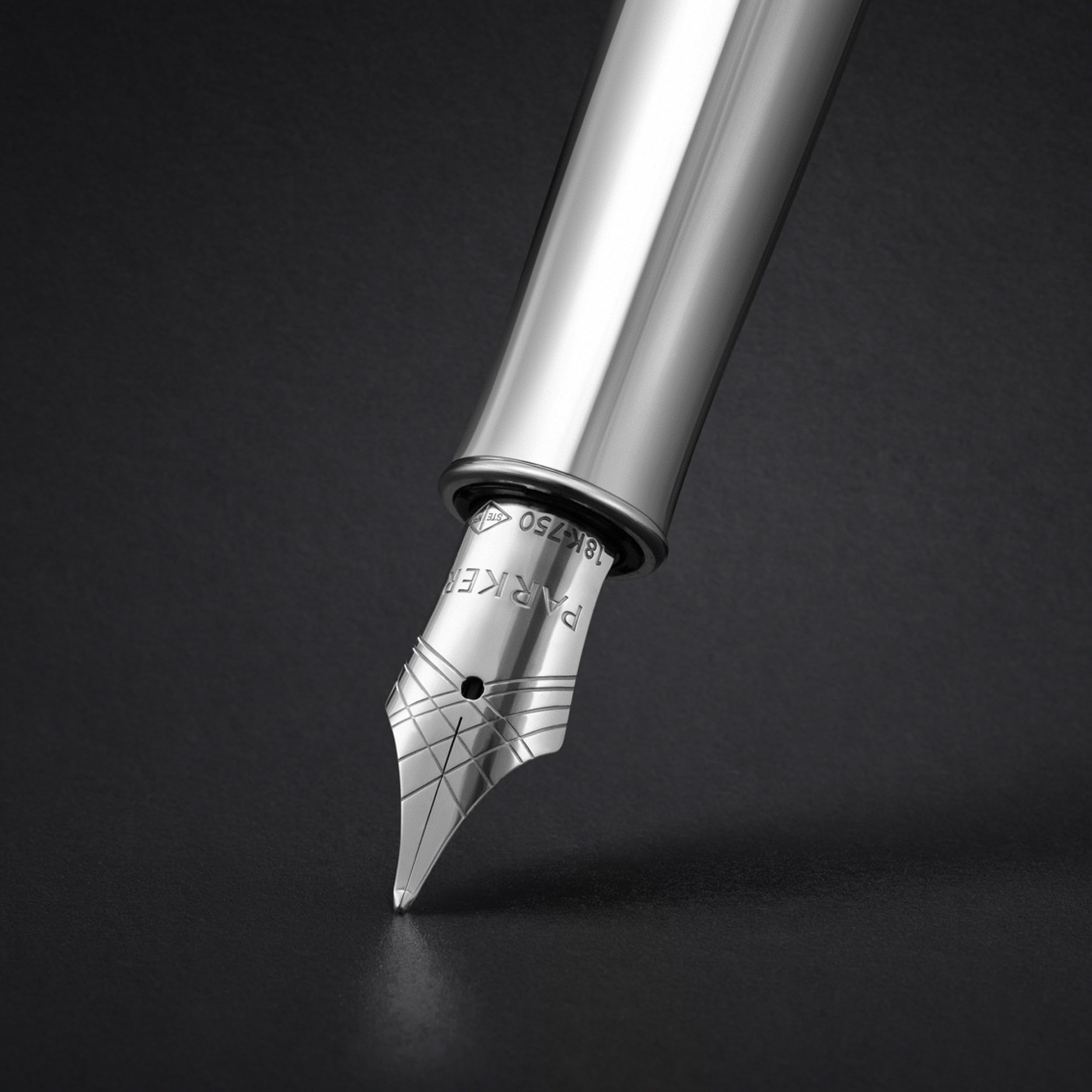 Stylo plume Parker Sonnet Ciselé Édition spéciale | Finition Palladium | Plume moyenne or massif 18 carats | Coffret cadeau