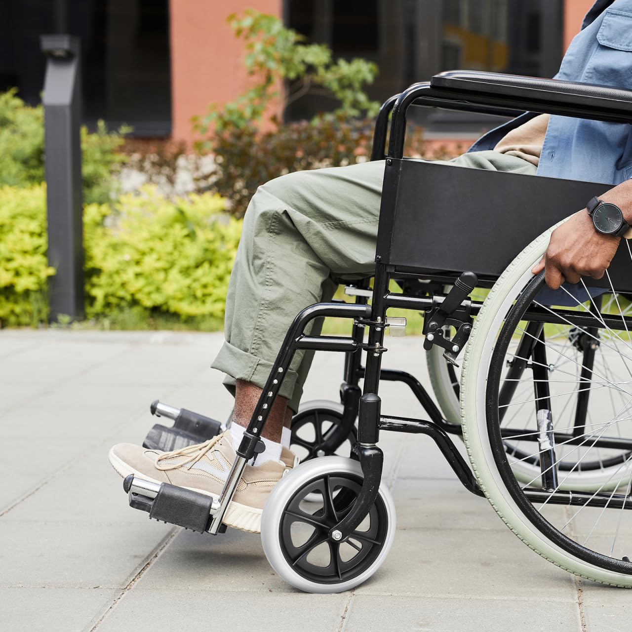 VILLCASE 2 ruedas de repuesto con tornillos para sillas de ruedas, ruedas de repuesto de 8 pulgadas para ruedas de silla de ruedas, repuesto de ruedas de goma, accesorios profesionales para sillas de