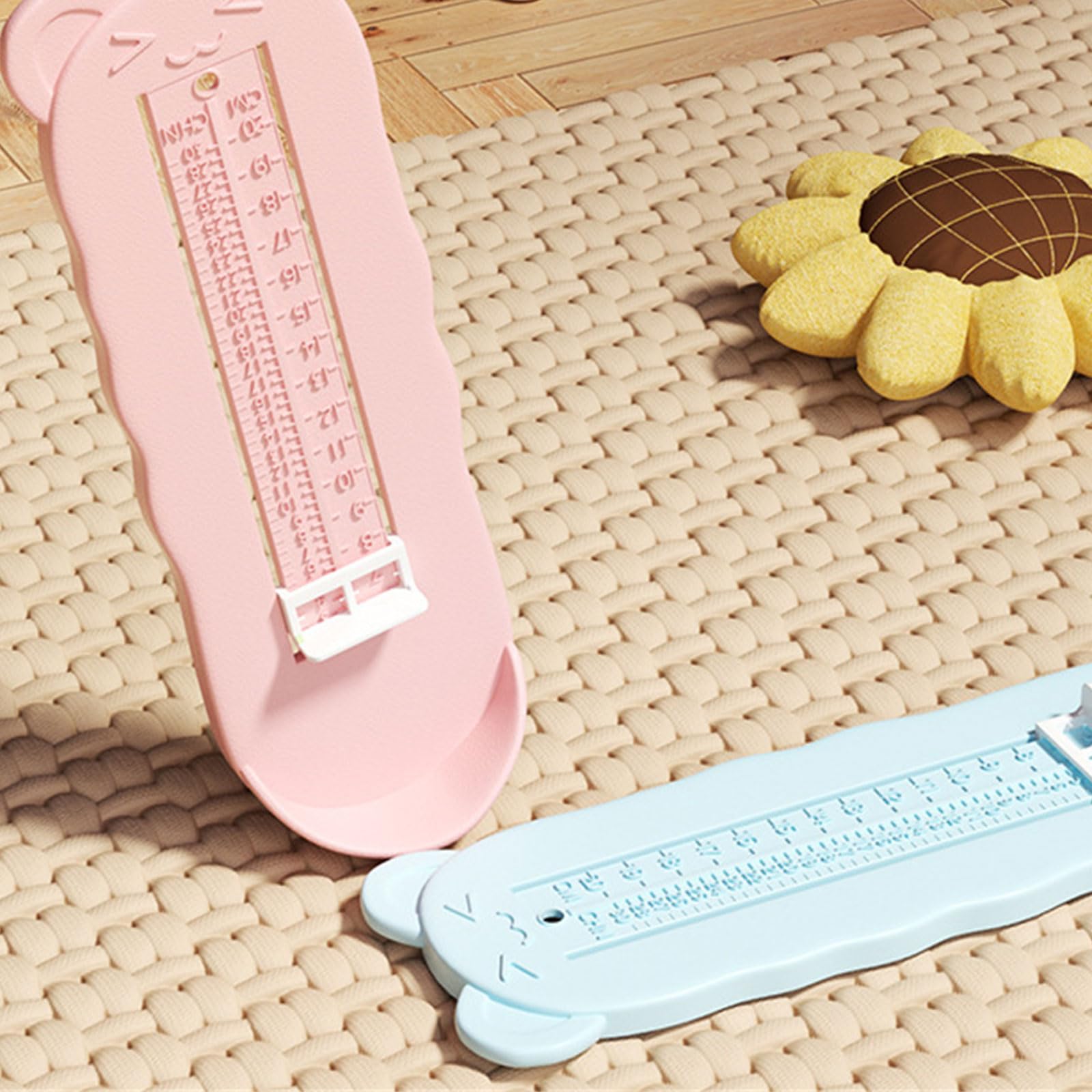 Jauge de Mesure des Pieds pour Bébé, Outil de Dimensionnement Précis avec Échelle Facile à Lire et Conception en PP Sécuritaire pour les Nourrissons