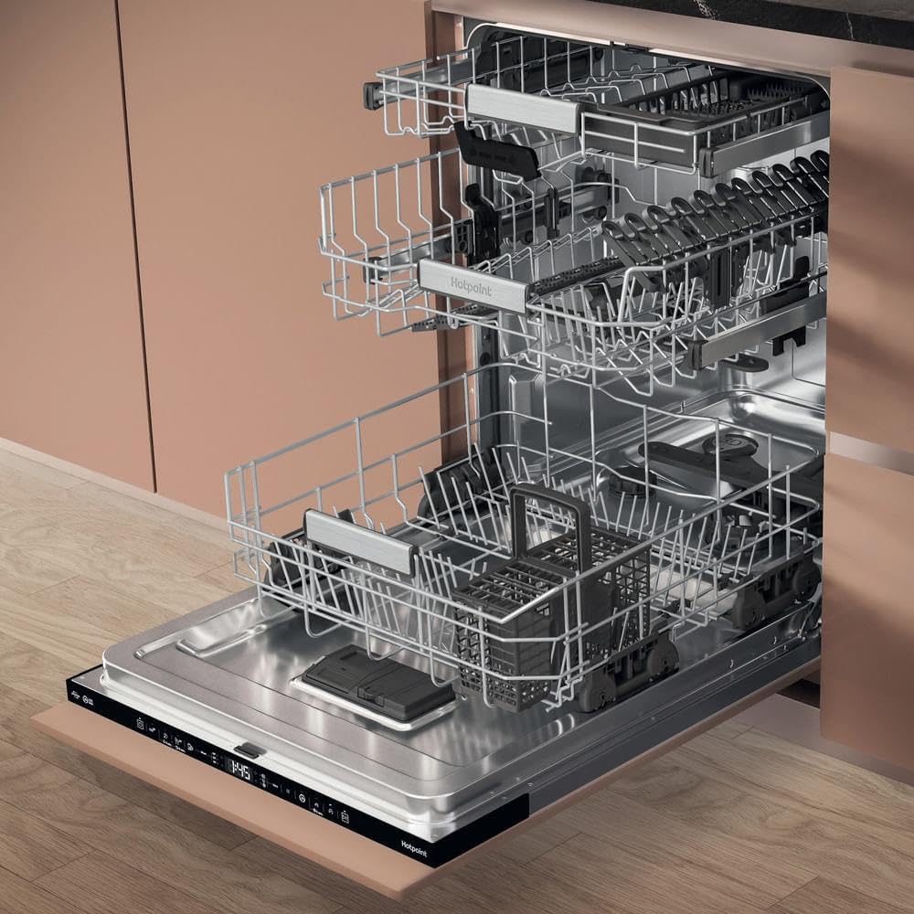 Hotpoint H7I HP42 L UK Maxi Space 15 Place Settings Fully-Integrated Dishwasher — view 2