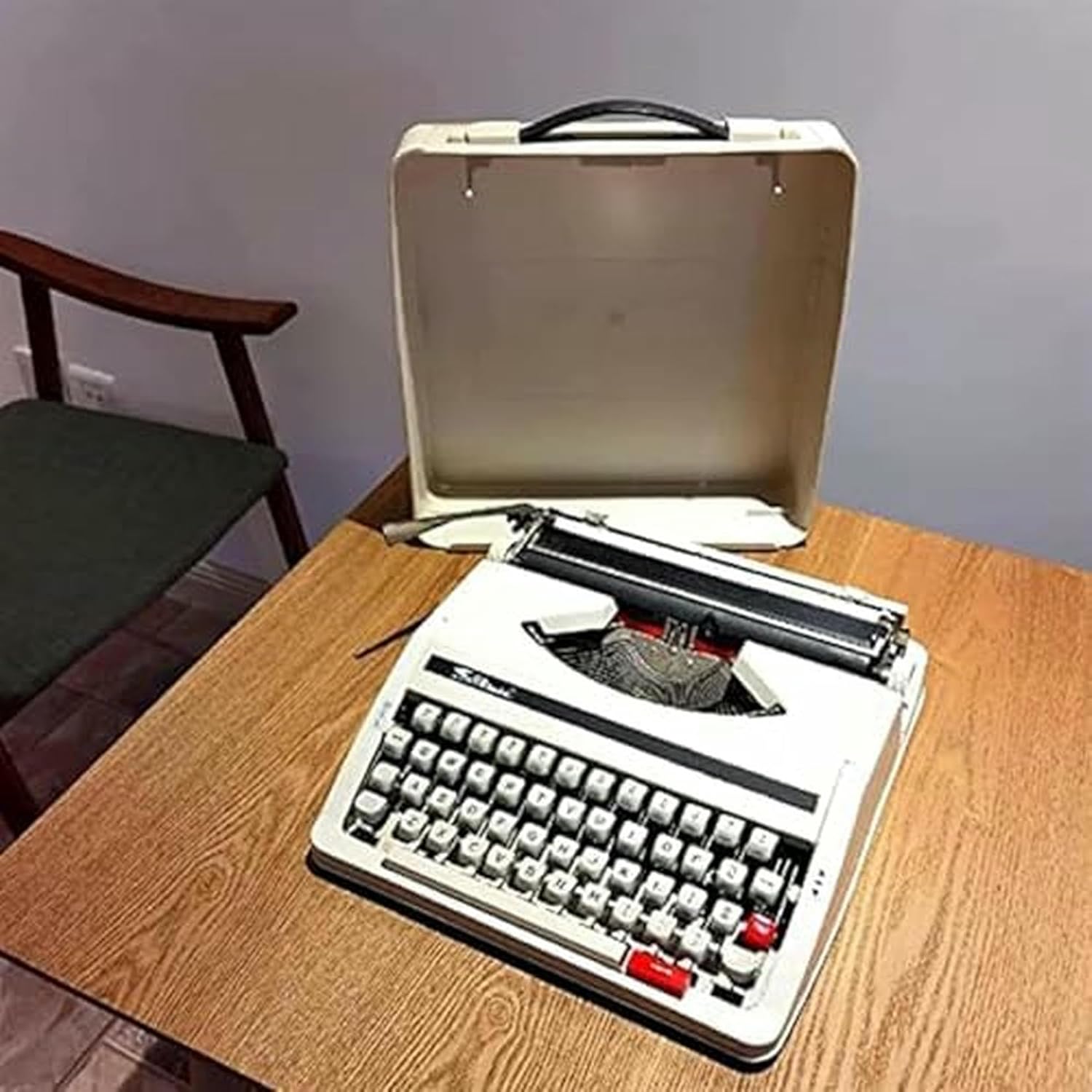 Retro Style Manual Typewriter, Mechanical Typing Practice Machine, Suitable for Creative Writing, Letter Making and Home Decoration