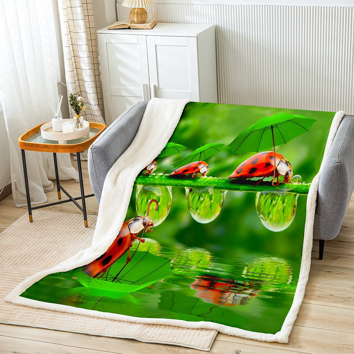 Coperta in pile Sherpa con coccinelle rosse, per bambini, ragazzi, ragazze, bambini, verde, natura, piante, stagno nei giorni di pioggia, coperta pelosa per divano letto, king size, 220 x 239 cm
