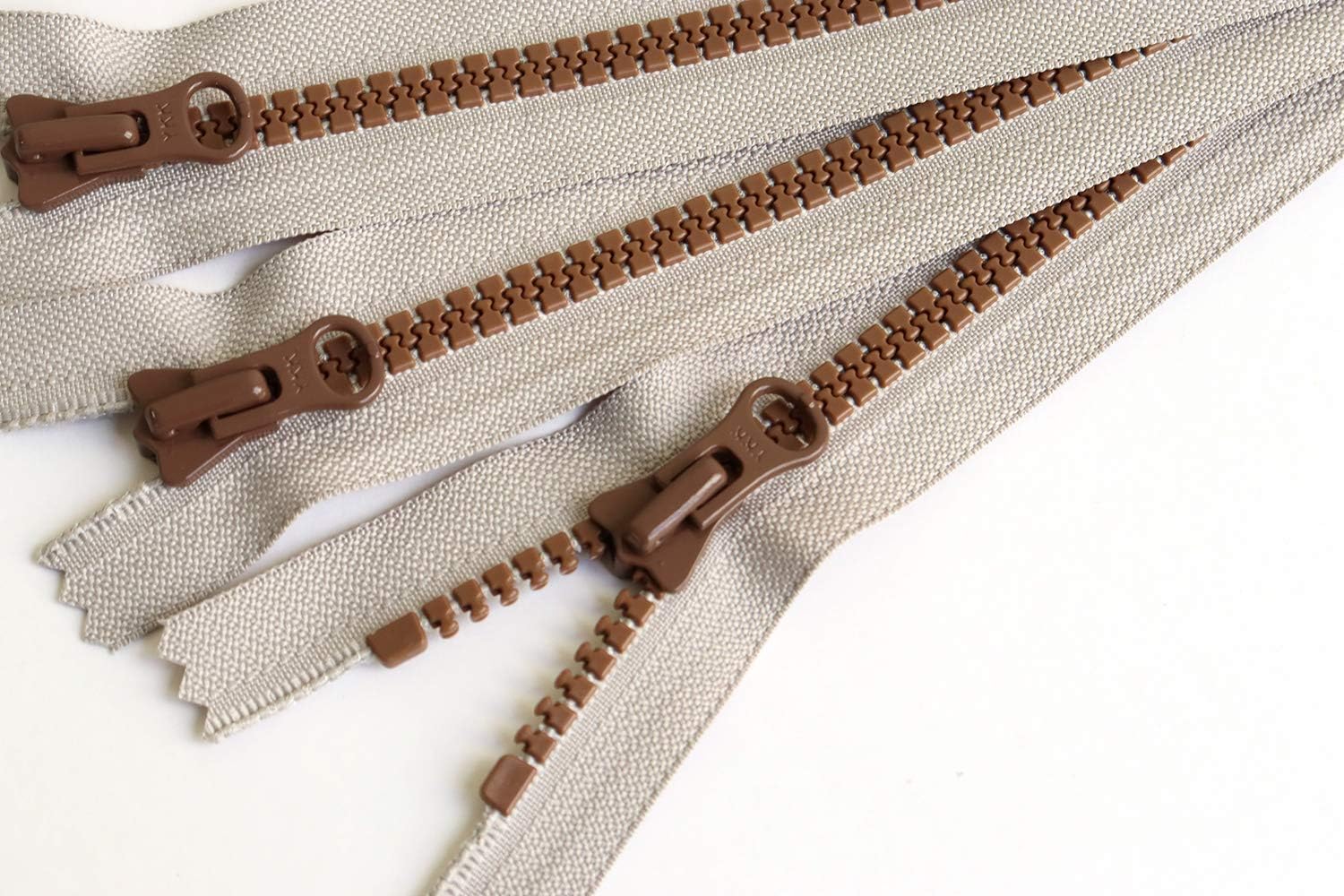 Y.K.K 8VSC40-CO5 8 Vislon Zipper, 15.7 inches (40 cm), Light Gray x Brown