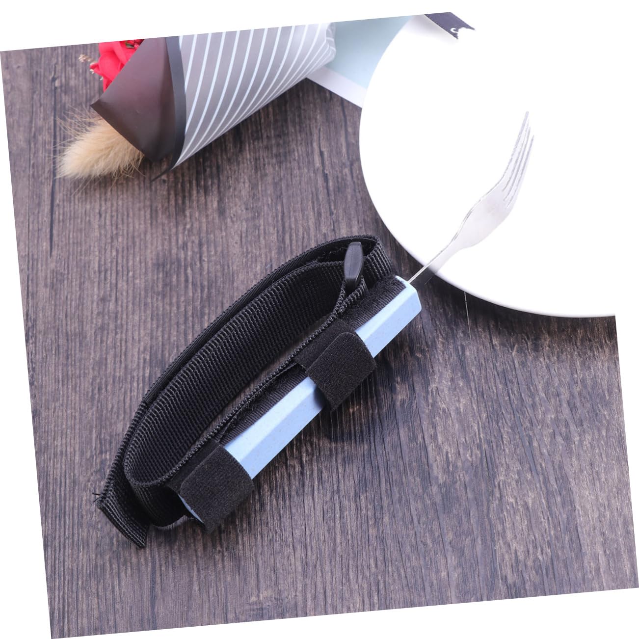 Beavorty Adjustable Strap Fork for Elderly Adaptive Utensils Silverware for Disabled Handicap Eating Aid Easy Cleaning Home Care Tool Random