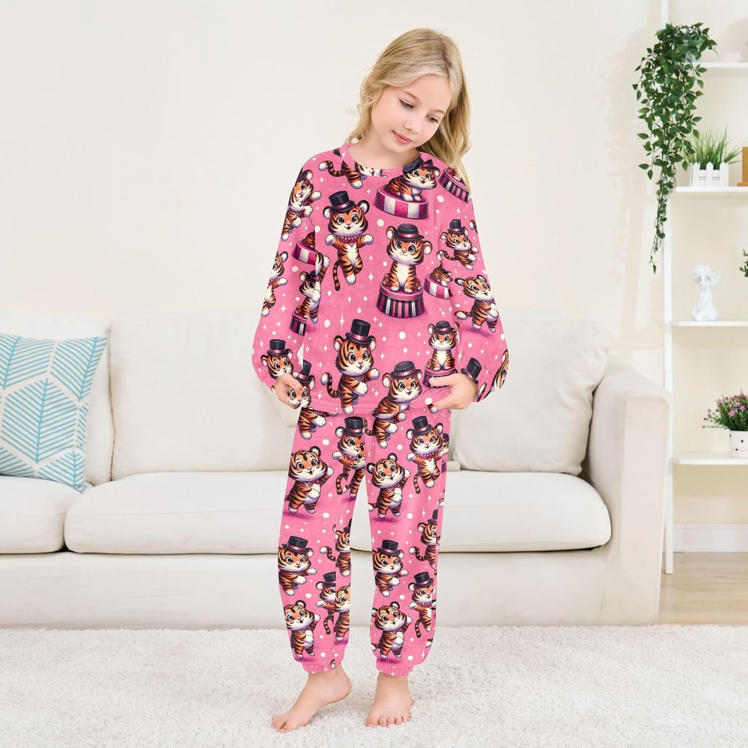 Kids Flannel Sets Cute Tigers on Pink Background Warm Plush Relaxed Clothing for Boys and Girls