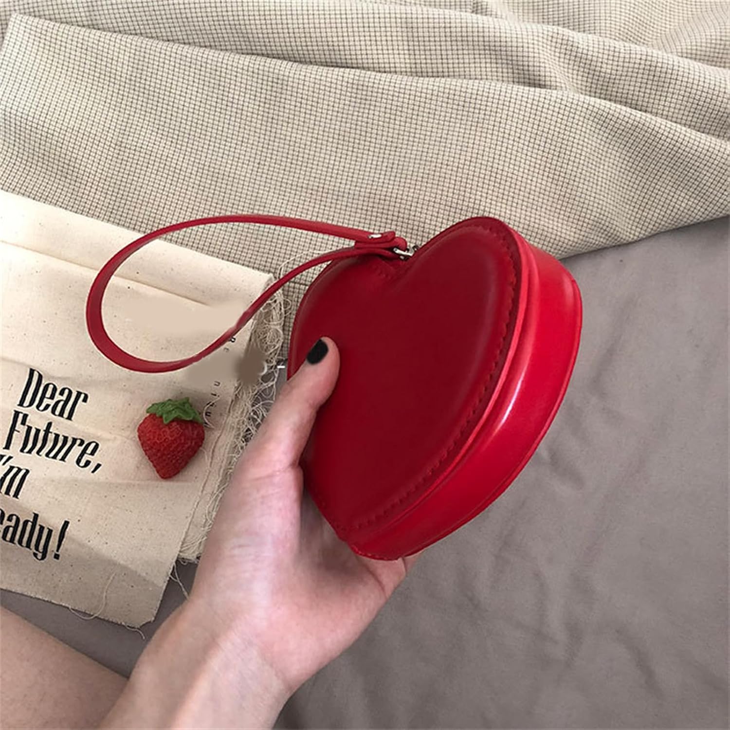 Portable Love Themed Wallet for Coin Storage Pu Purse Card Holder with Wrist Strap Portable Coin Wallet