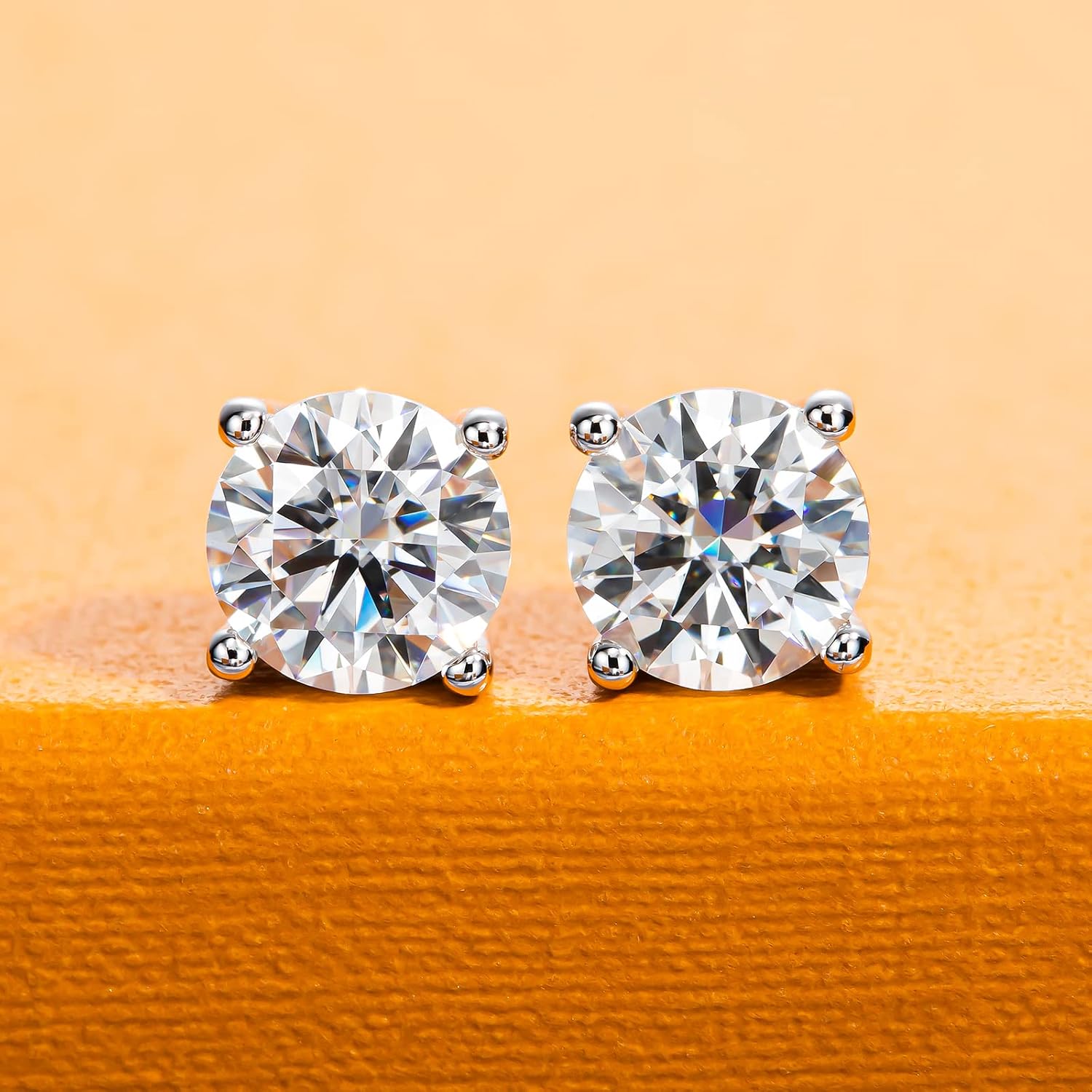 Moissanite Stud Earrings 0.2/0.6/1/2/4/6cttw D Color VVS1 Clarity Round Brilliant Cut 925 Sterling Silver Post Earrings for Women Men with Certificate