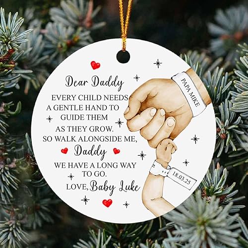 Vista 32 de Adorno de Navidad con texto en inglés "Your First Christmas As My Daddy 2025", regalo de recuerdo personalizado para nuevo papá Adorno Your Are