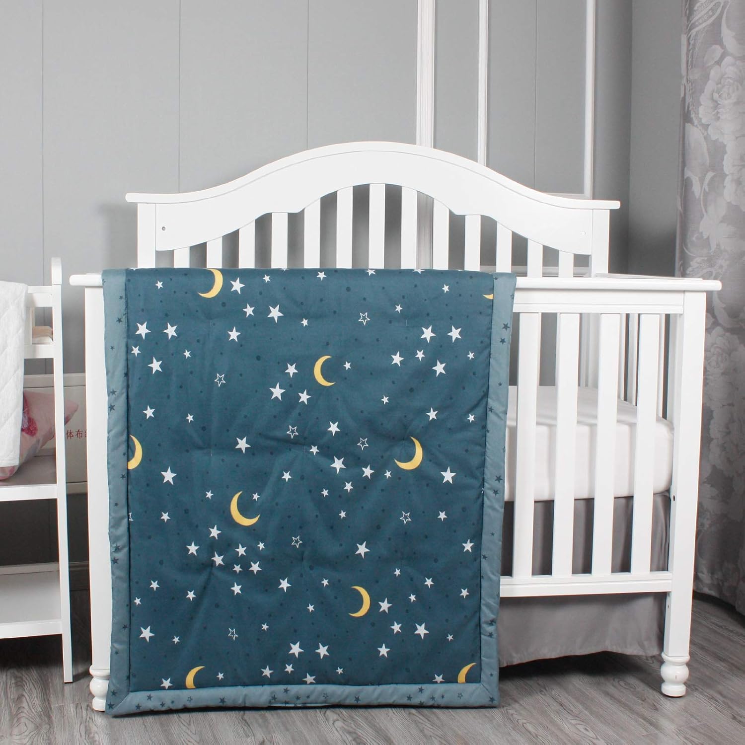 Belsden Ultra Soft Moon Star Baby Comforter, Cozy