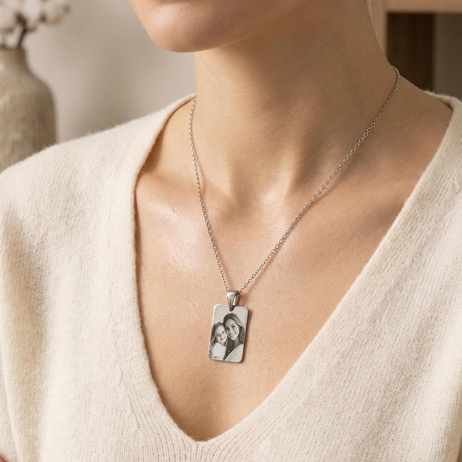 Custom Photo Necklace – Personalized Picture Pendant with Backside Engraving – Stainless Steel – Gold & Silver – Gift for Dad, Mom, Partner – Memorial Keepsake Jewelry