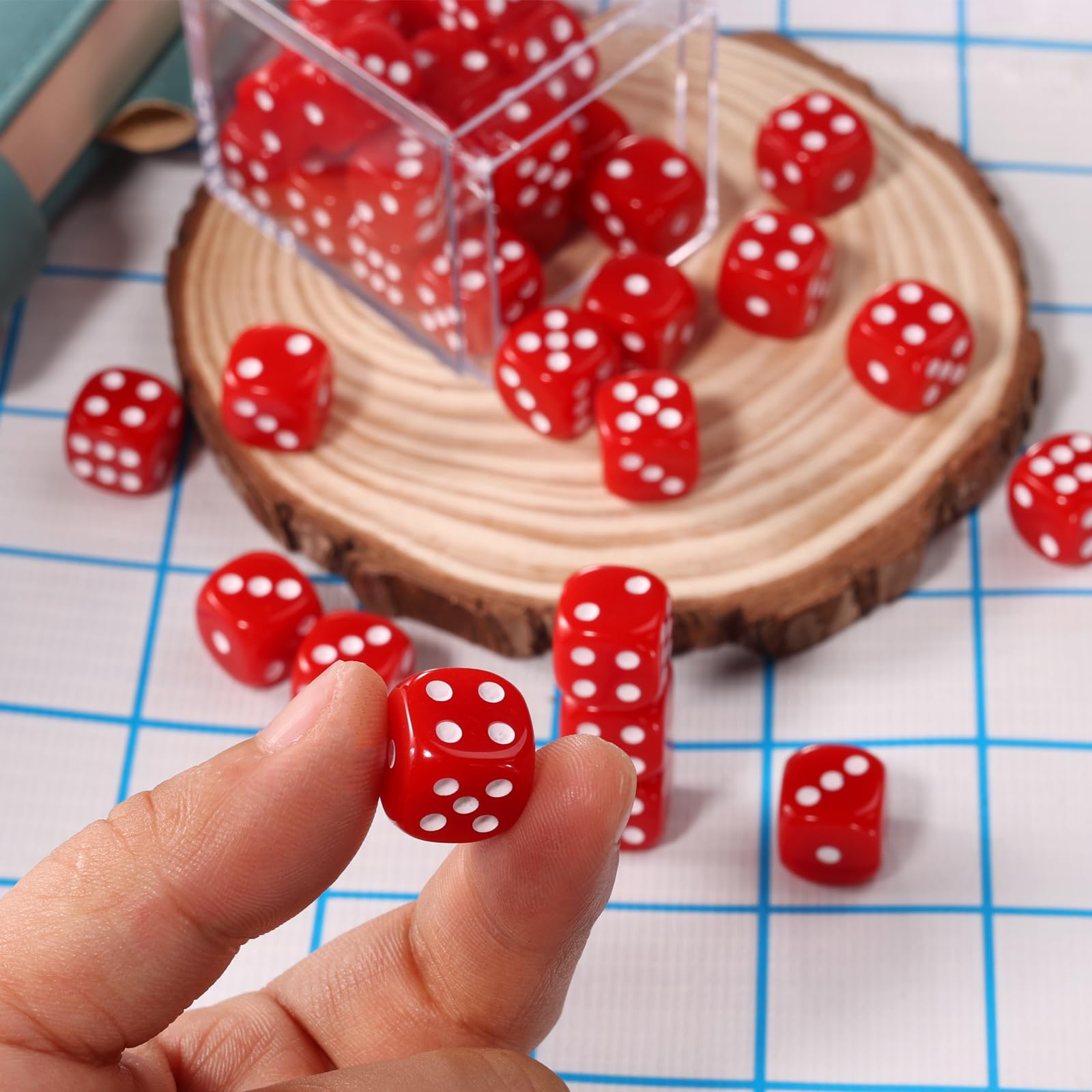 Juego de dados de 36 piezas de 0.472 pulgadas, 6 caras, juego de dados D6, juego estándar de 6 caras para juegos de mesa, juegos de dados para enseñanza en el aula, con caja de juegos portátil (rojo) 6