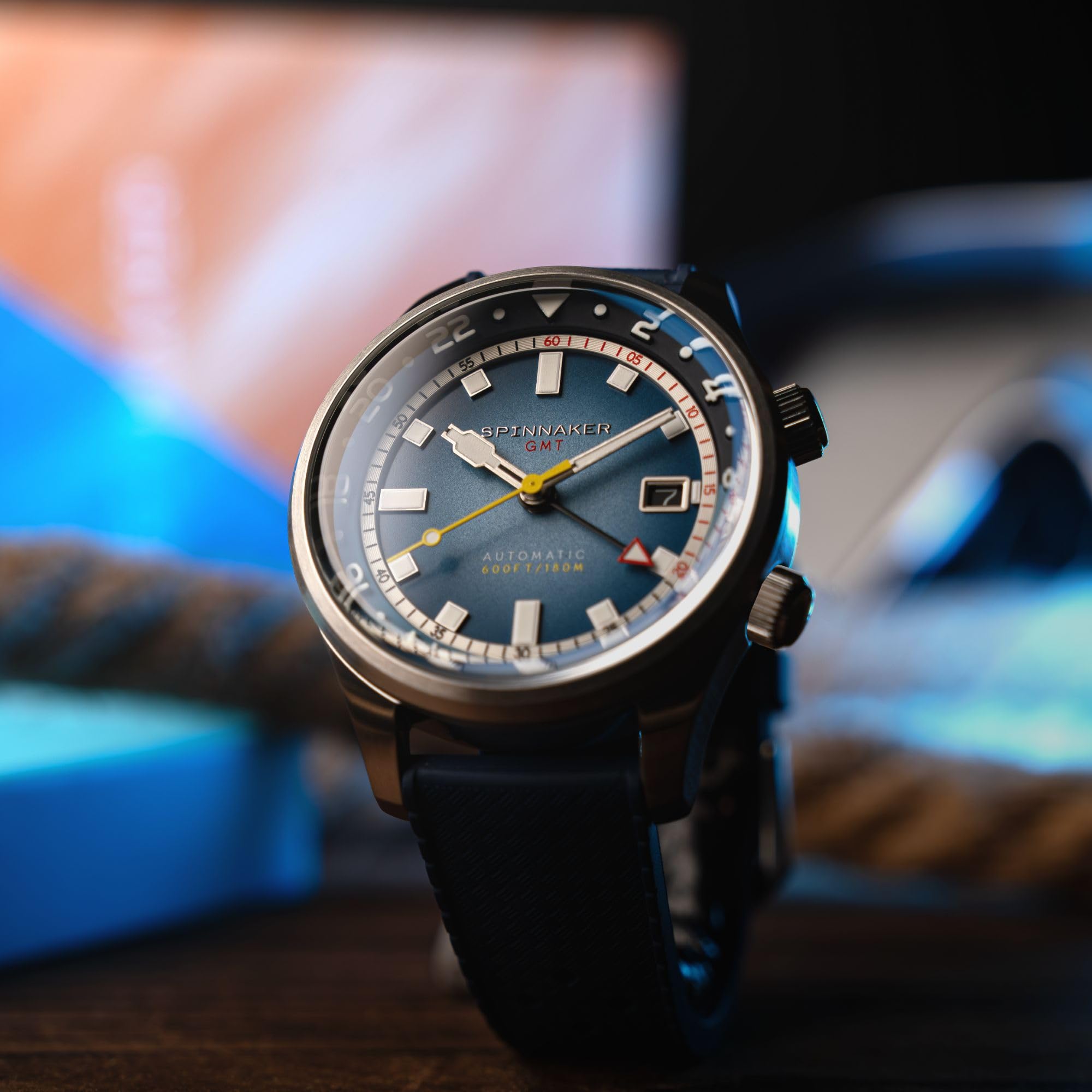 Spinnaker Herren 42 mm Bradner GMT Automatikuhr mit massivem Edelstahlarmband SP-5121