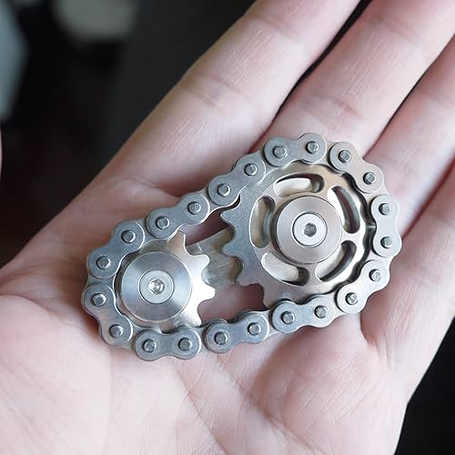 Vista 23 de Fidget Spinner, cadena de bicicleta con eslabones de piñón, diseño de 2 engranajes, juegos de dedos giratorios de figuras de metal, mecánica Lleno