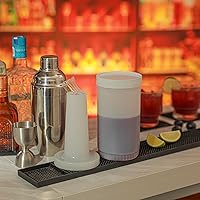 Vista 6 de Restaurantware Botella de plástico de 1 cuarto de galón de almacenamiento con boquilla transparente y tapa, botella de almacenamiento de barra, 3