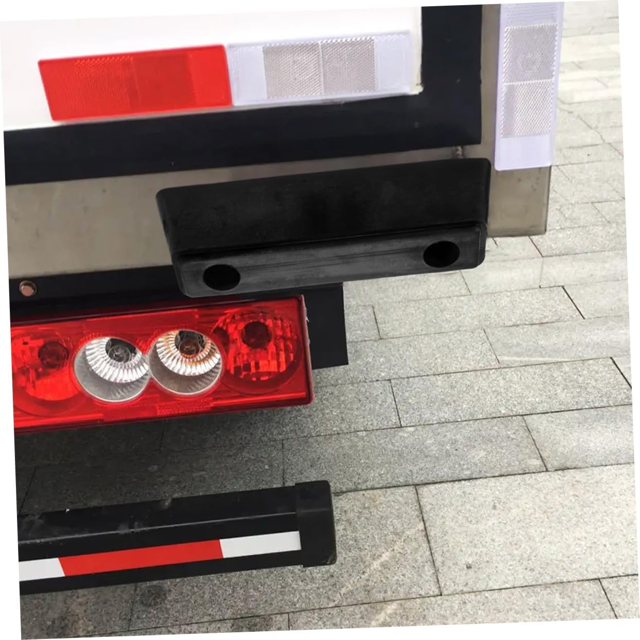 Truck Bumper Guard Rubber Block Impact Absorbing Cushion Pad Rear Protector for Cargo Trailer Trucks Preventing Collision Damage with Rubber Material