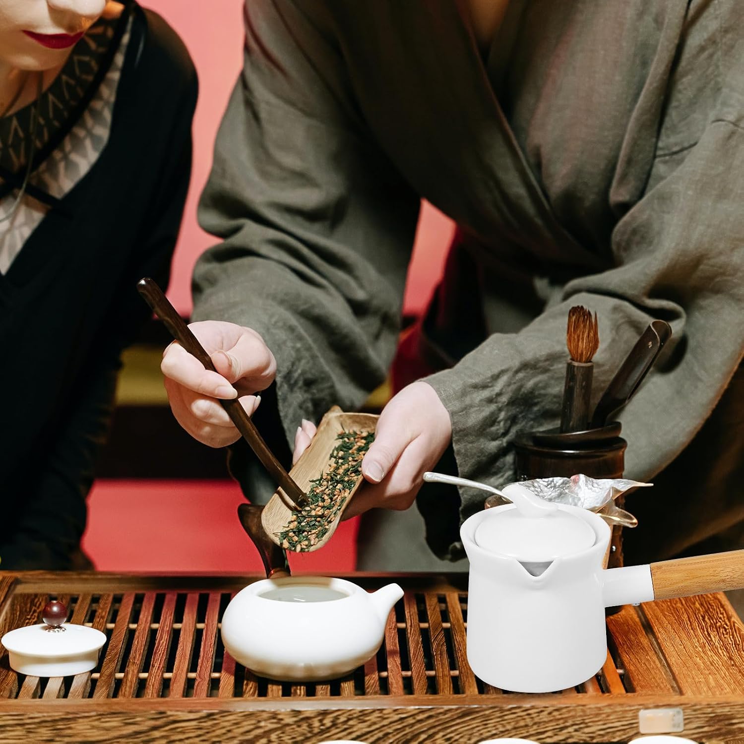 Enamel Pan Ceramic Milk Warmer Pot Non-stick Saucepan Lid Porcelain Coffee Pot Butter Warmer Wooden Handle for Heating Liquid Appetizer