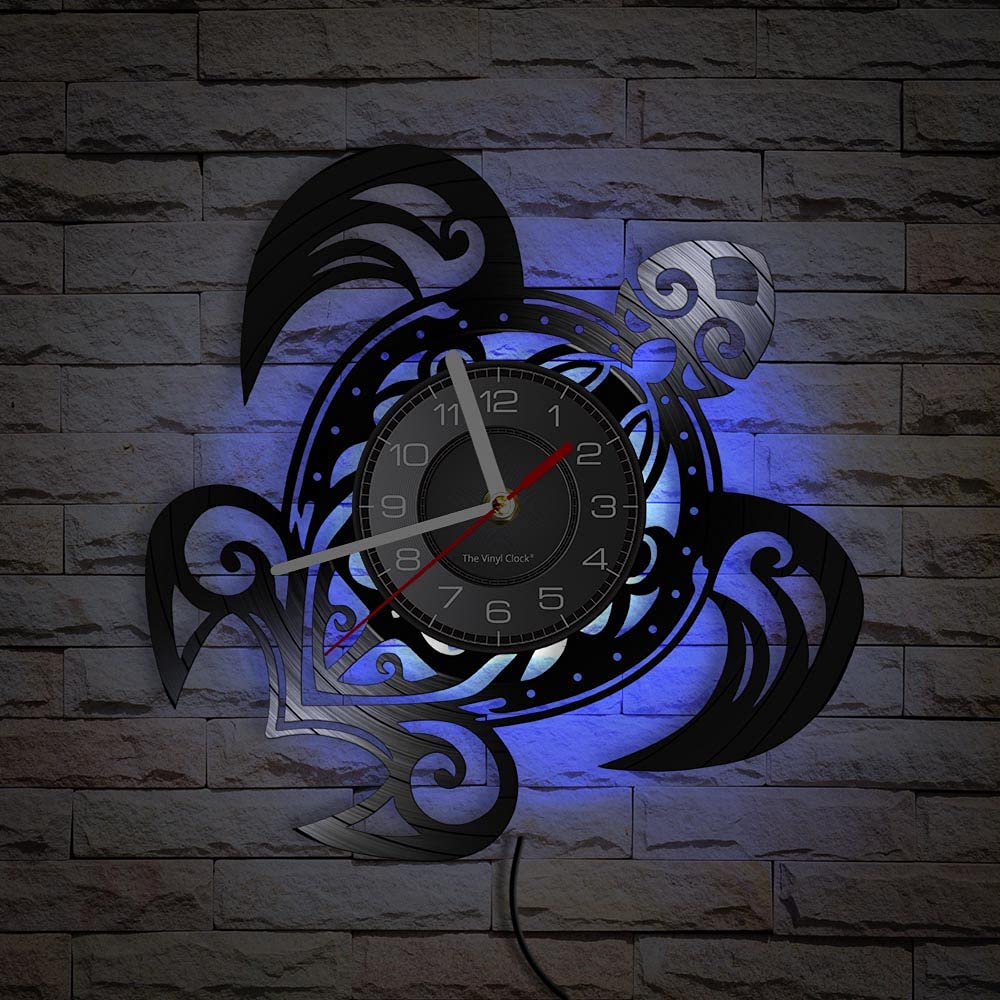 Smotly Vinyl wall clock, turtle theme with LED night light, is a wall clock gift for friends who like small animals.