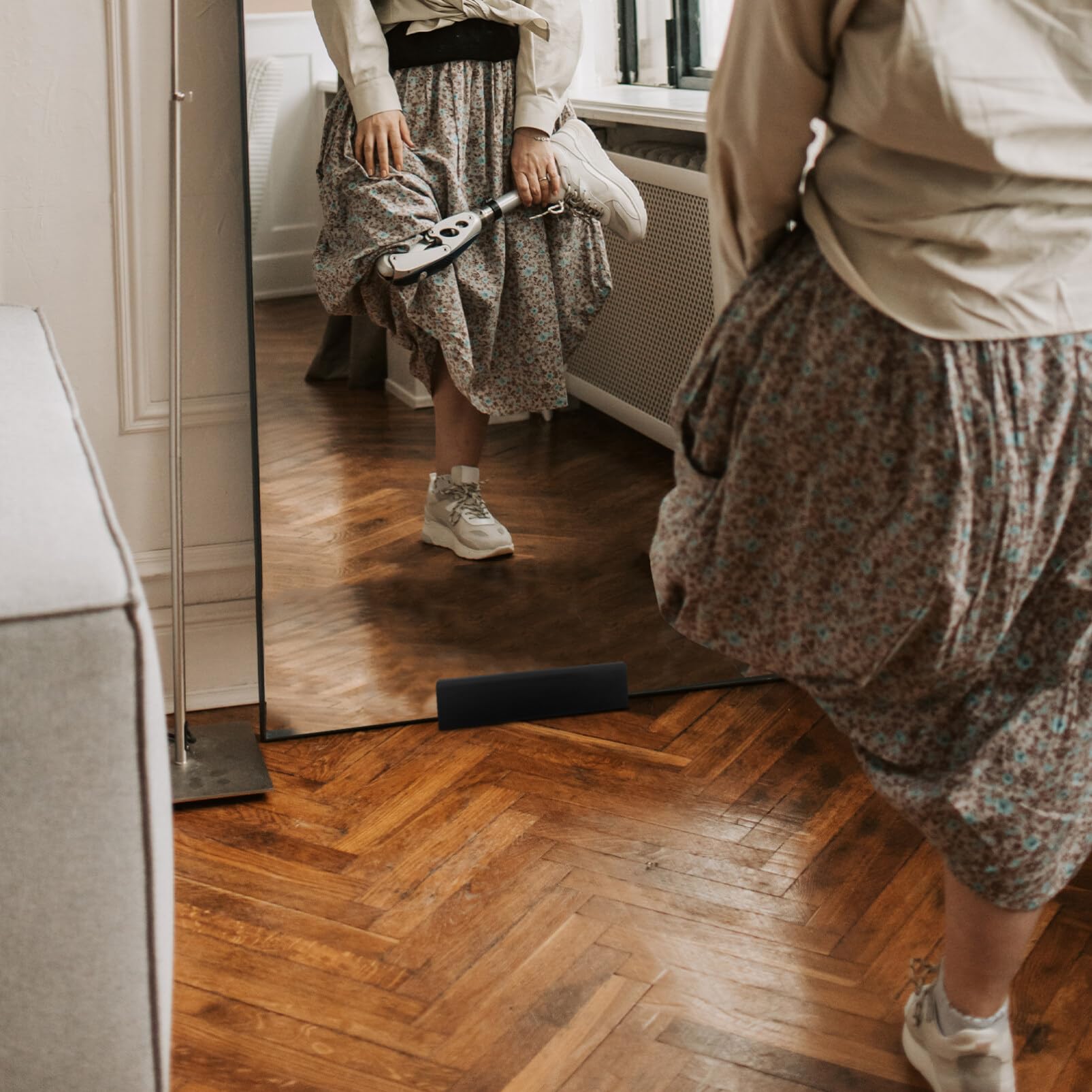 jojofuny Wooden Floor Mirror Support Stand, Multi-Use Base for Full Length and Standing Mirrors, Anti-Slip Design 9.8x2.9x2.6 Inch