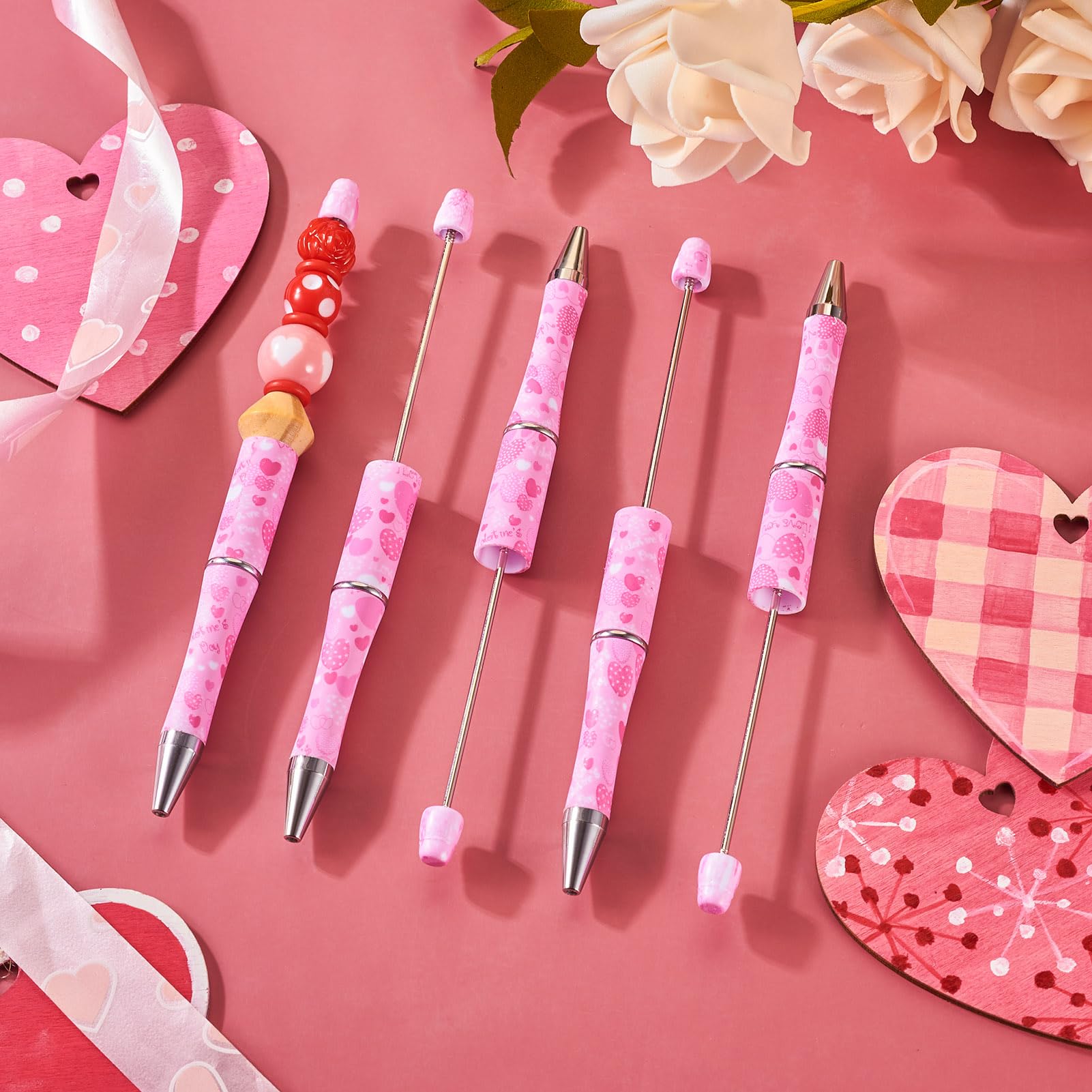 HEYUNG Set Creativo Per San Valentino: 15 Penne A Sfera Fai Da Te Con Perline A Cuore, 133 Perline E Nappe | Ideale Per Regali E Lavoretti A Tema