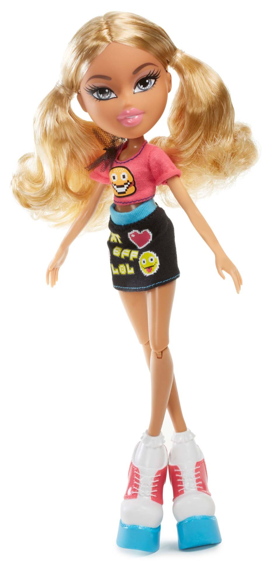 Amazon.co.jp: Bratz SelfieSnaps人形 – Raya : おもちゃ