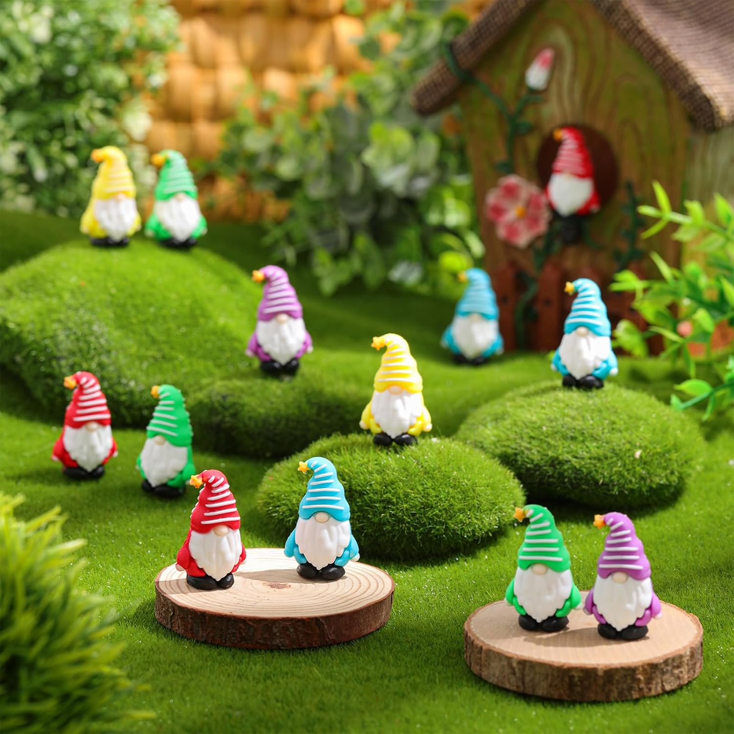200 Pcs Mini Gnomes Tiny Figures Miniature Gnomes Fairy Gifts Statues Christmas Tiny Figurines for Landscape Outdoor Patio Yard for Garden Accessories Spring Gifts Fairy Goodie Bag