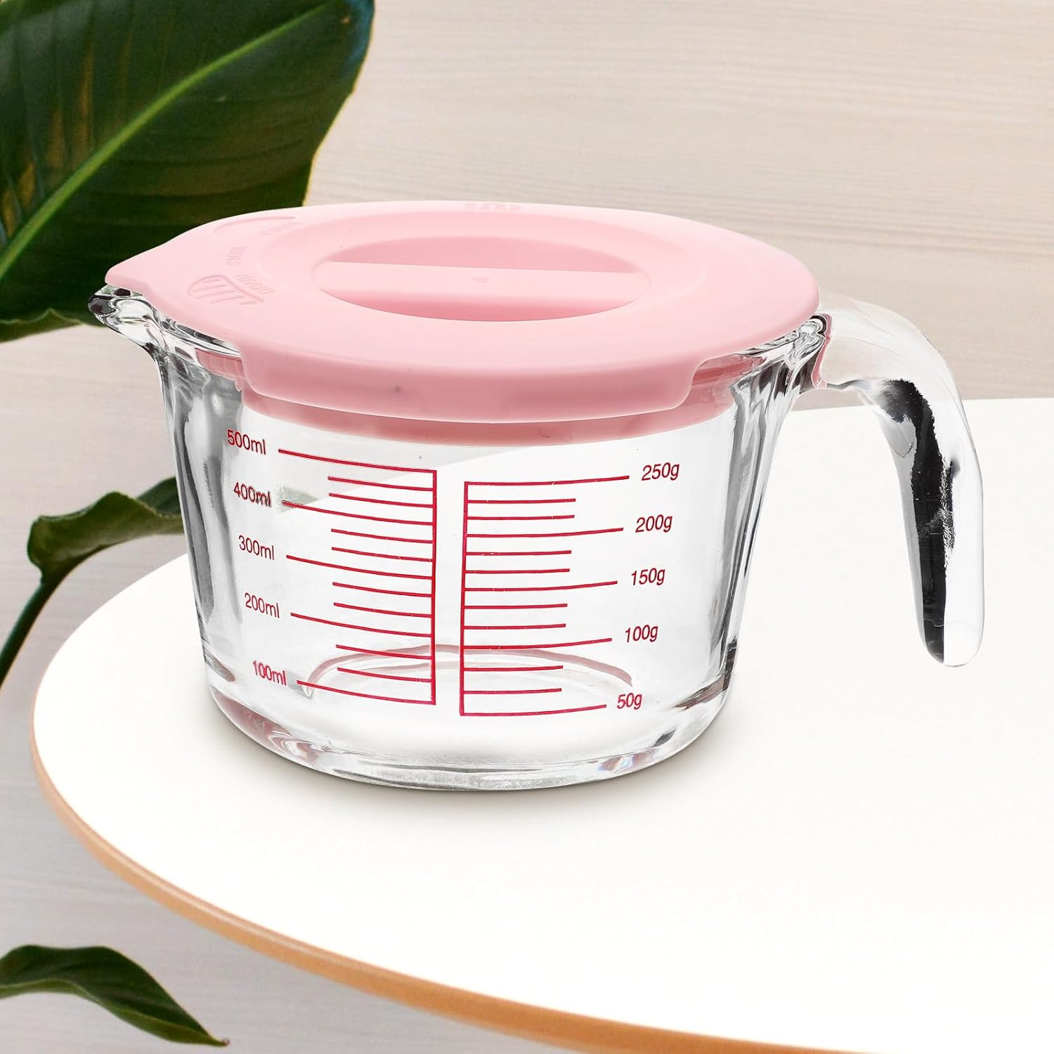 Glass Measuring Cup 500ml Heat-resistant Glass Jug with Lid and Scale for Baking and Milk, Household Multi-function Measuring Tool Random Color Random Style