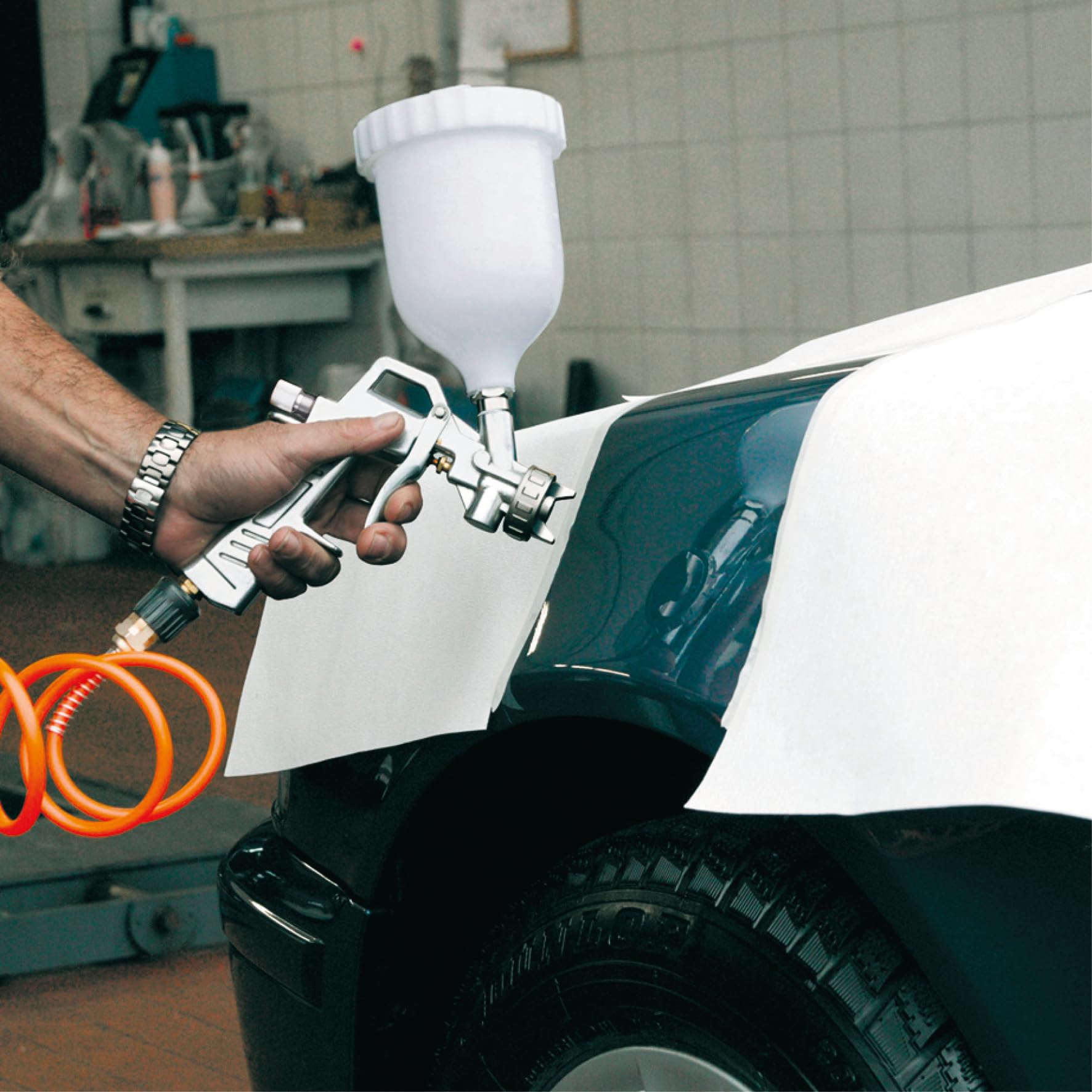 Einhell Pistolet à pulvérisation de peinture à air comprimé pour compresseur (5 bar max, réservoir 0,6L, écoulement par gravité, régulateur débit de peinture et de jet, raccord inclus)