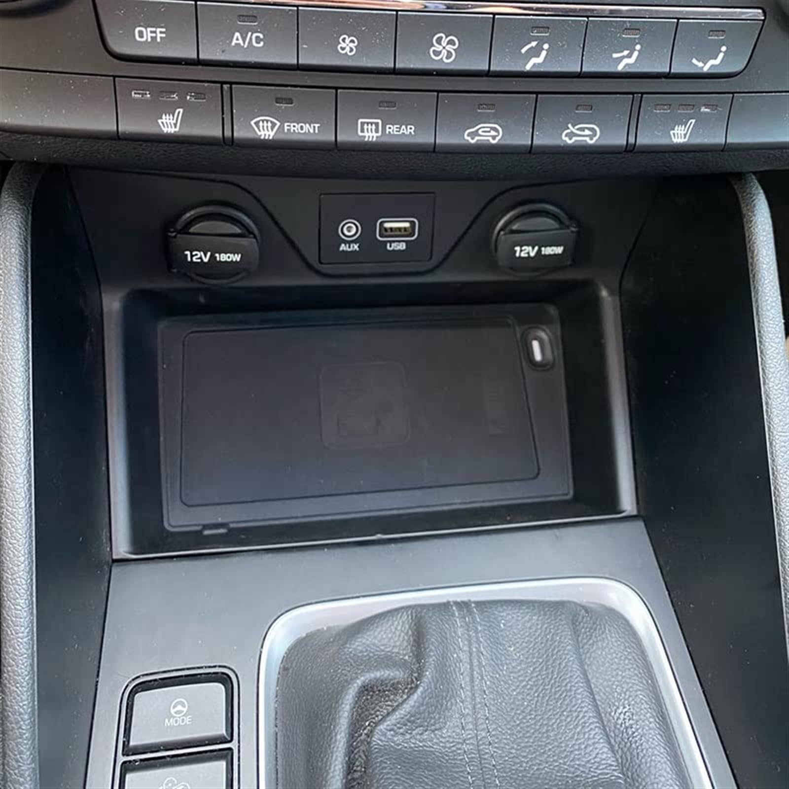 Bezprzewodowa ładowarka samochodowa QI, dla Hyundai, Tucson 2015 2016 2017 2018 2019 15w szybka ładowarka do telefonu ładowanie Palte Pad uchwyt do ładowania Bezprzewodowa ładowarka samochodowa