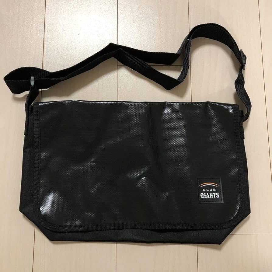 Amazon.co.jp: 読売ジャイアンツ メッセンジャーバッグ CLUB