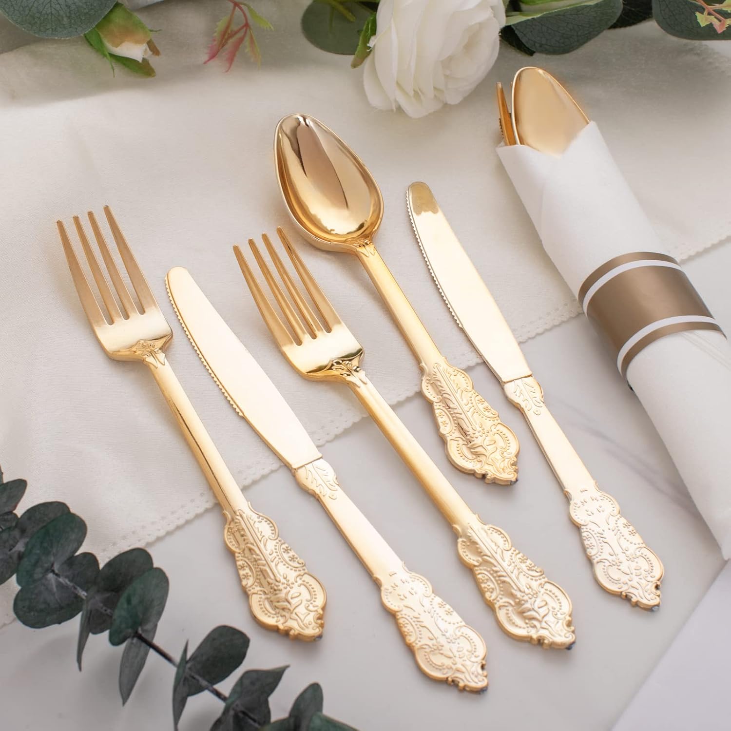 I00000 30 Guest Pre Rolled Napkins with Gold Plastic Silverware, Premium Disposable Cutlery Set Includes: 30 Forks, 30 Knives, 30 Spoons, 30 Linen Like Napkins