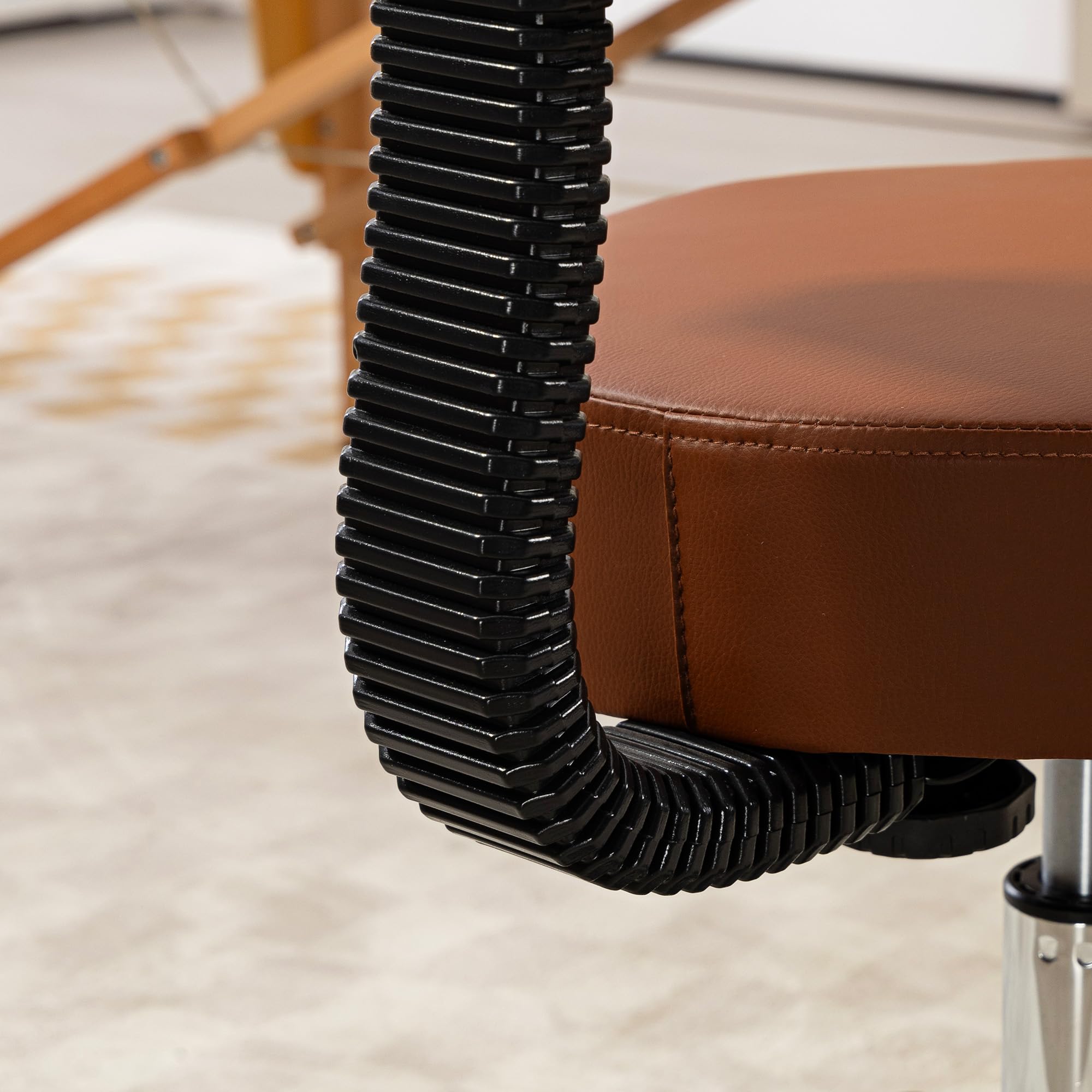 HOMCOM Silla giratoria de peluquería con asiento acolchado 48cm Marrón | 5 ruedas, altura ajustable, peluqueros, tatuaje, spa, cojín rodante, profesional