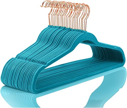 MIZGI Perchas de Terciopelo Premium (Paquete de 50) Resistentes Percha de Traje de Fieltro Antideslizante Verde AzuladoTurquesa Ganchos de Oro