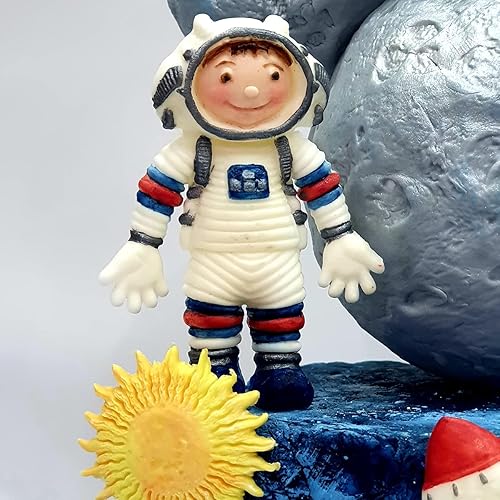Miniatura 4 de Katy Sue Molde de silicona para astronauta/astronauta para decoración de pasteles y manualidades. La figura mide 3.9 pulgadas de alto, 3.7 pulgadas