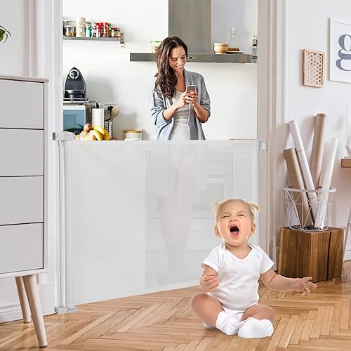 Costzon Puerta retráctil para bebé, puerta extra ancha para niños y mascotas, se extiende hasta 54 pulgadas de ancho, puerta de malla de seguridad