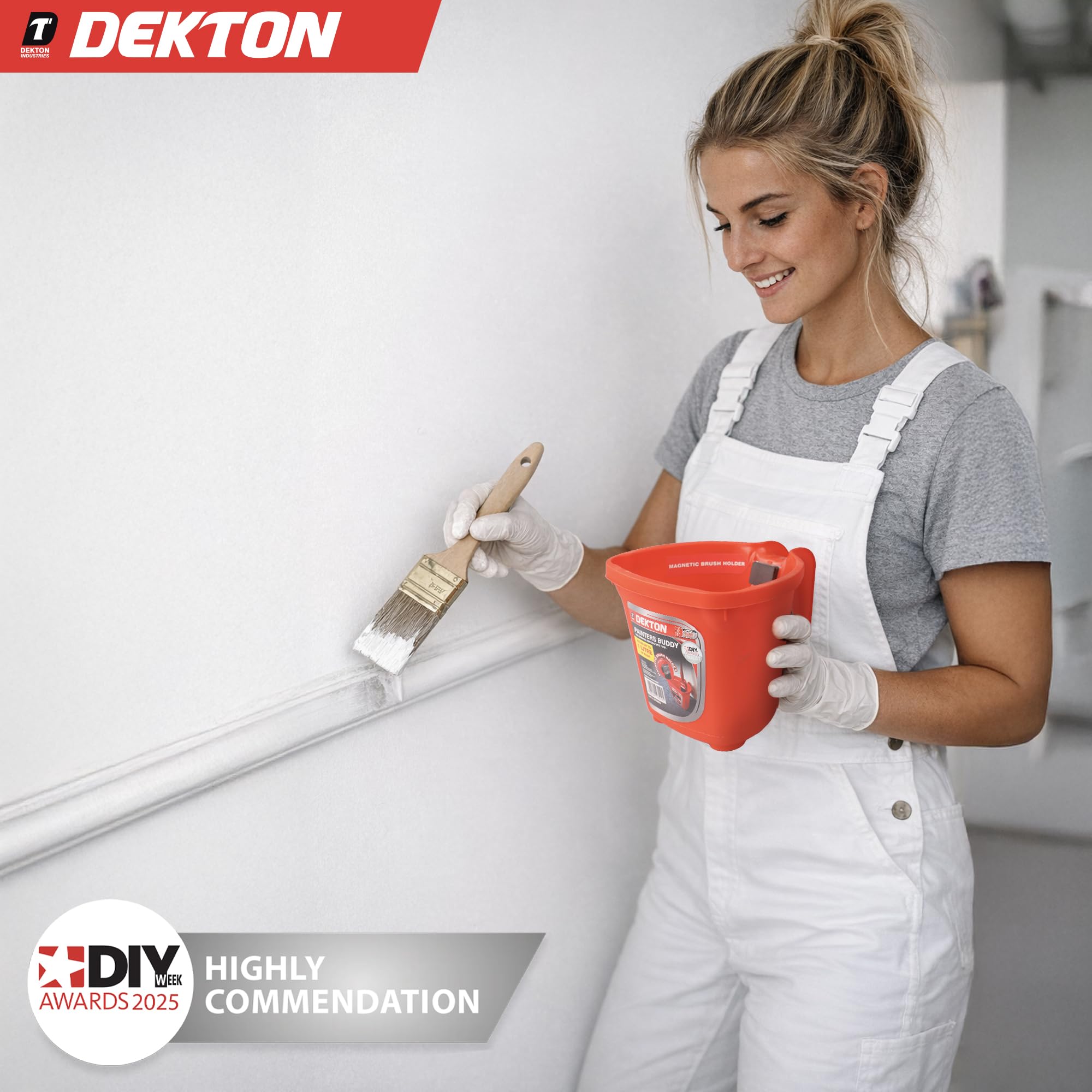 Dekton Painters Buddy – fasst bis zu 1 Liter Farbe, magnetischer Halter hält Pinsel frei von Farbe, Griff im Krug-Stil hat einen verstärkten Rücken mit weicher Außenseite für Stabilität, reduziert