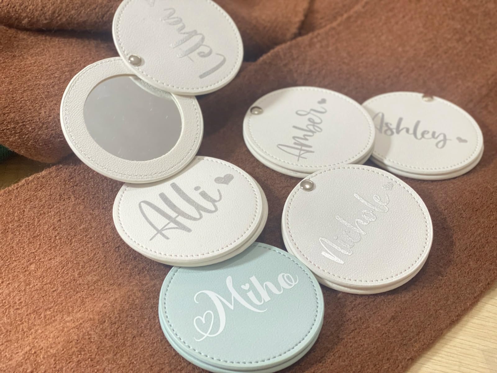 Espejo compacto personalizado, pequeño espejo de bolsillo, mini espejo de maquillaje de cuero, espejo de maquillaje, mini espejo de mano con nombre grabado personalizado para bolso de mujer,