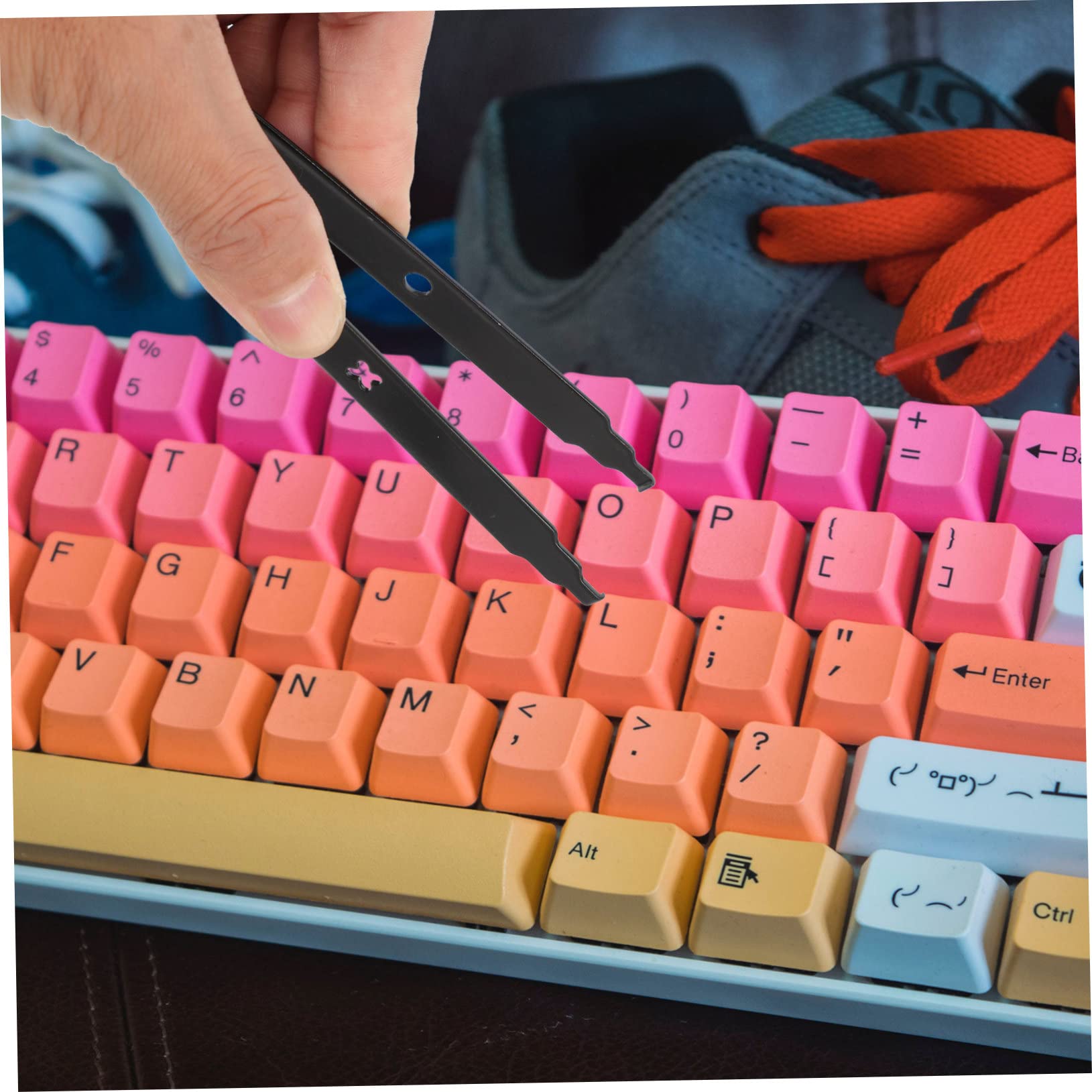 CONGARTENO Mechanical Keyboard Puller Kit Brush and Tweezers for Cleaning Gamers and PC Enthusiasts Ergonomic Design for Easy Use Random Color