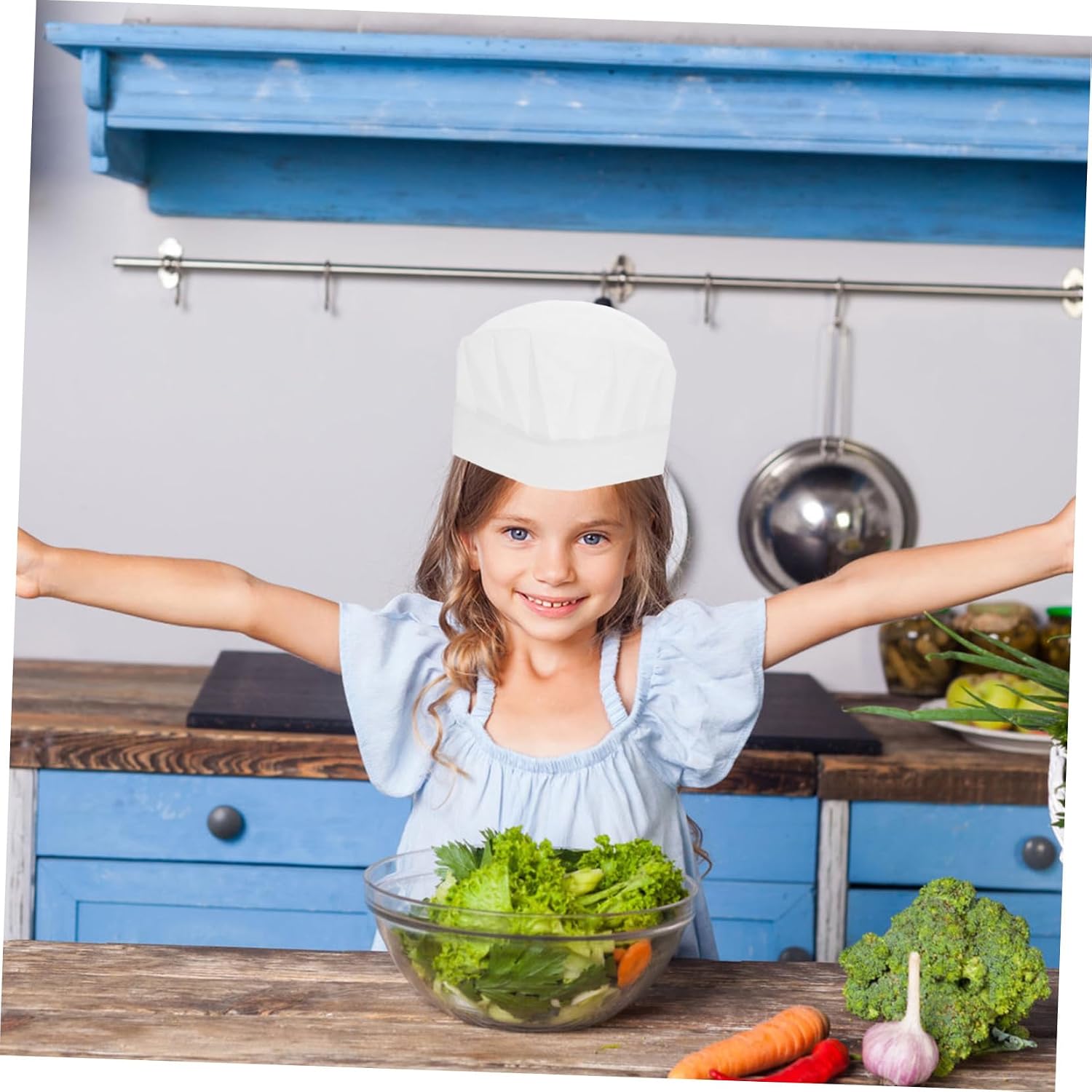 NOLITOY 200pcs Boys and Girls Disposable Chef Hats Lightweight Non-Woven Caps for Cooking Baking Party Activities Comfortable Skin-Friendly Headgear for Boys Girls