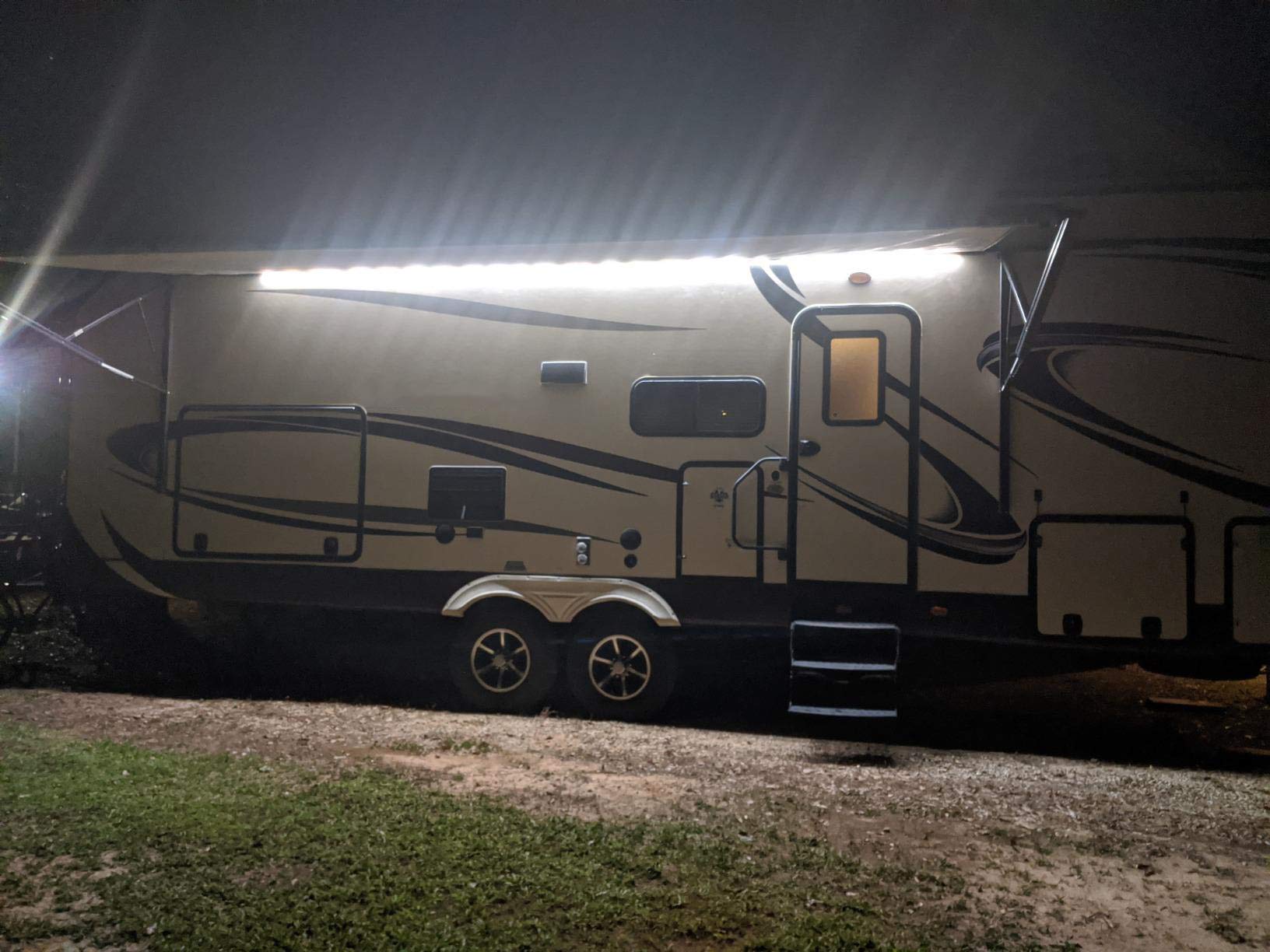Seagen RV Led markiza na imprezę, światło Led markiza taśma światło do kampera przyczepy kempingowej podróż przyczepa stoiska koncesyjne samochody ciężarowe, oświetlone zadaszenie miejsce na karty do gry, 5 m (16,4 stóp), DC 12 V, białe