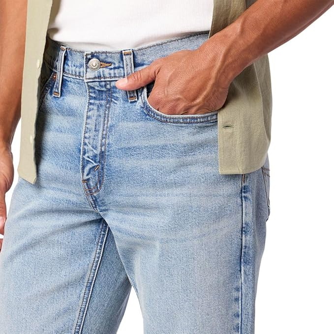Signature by Levi Strauss & Co. Gold Men's Athletic Fit Jean (Standard and Big & Tall)