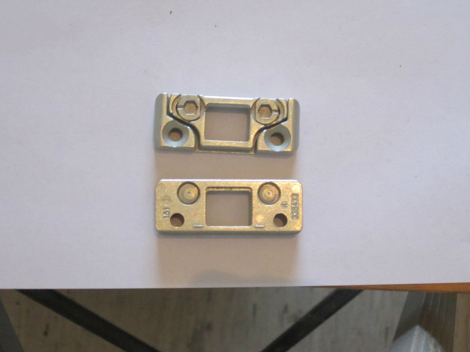 Roto Nt Locking 2Flg. Wood, Euro Fold, 9 V, Nut, Zinc (260450), 18 Mm (1)