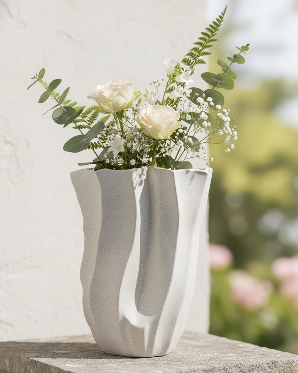 Cream Color Ceramic Vase, OOSTONEE Organic Flower Shape Unique Flower Vase, Nordic Modern Boho Decorative Style, Must-Have for Shelf, Home, Living Room, Bookshelf Decor, Coffee Table Centerpiece