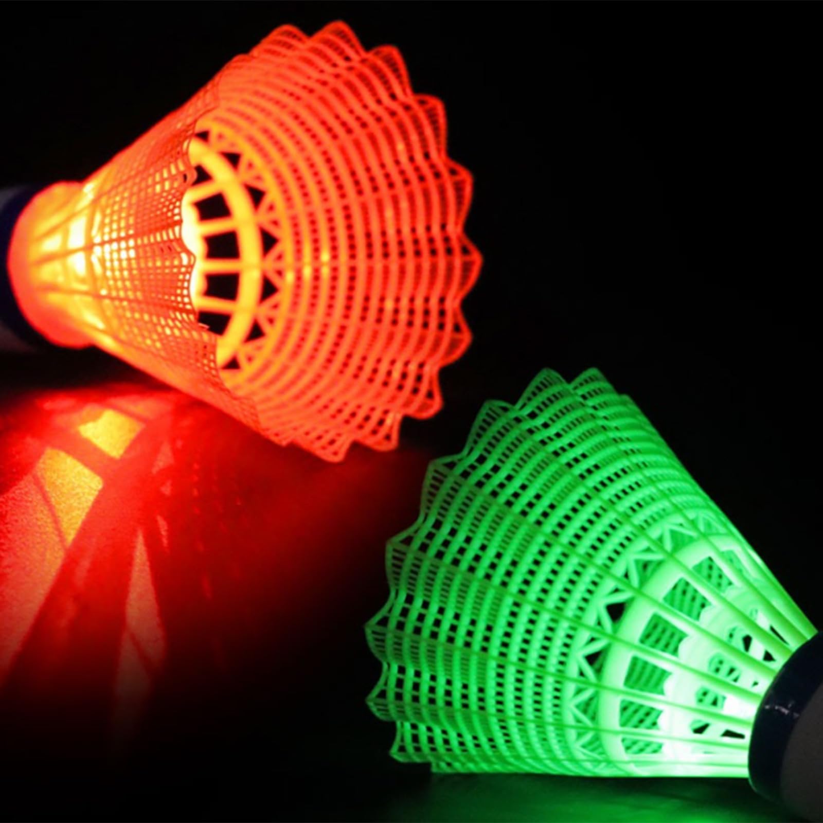 4 Volani Da Badminton Luminosi LED – Si Illuminano Al Buio, In Nylon, Facili Da Accendere, Per Gioco Notturno