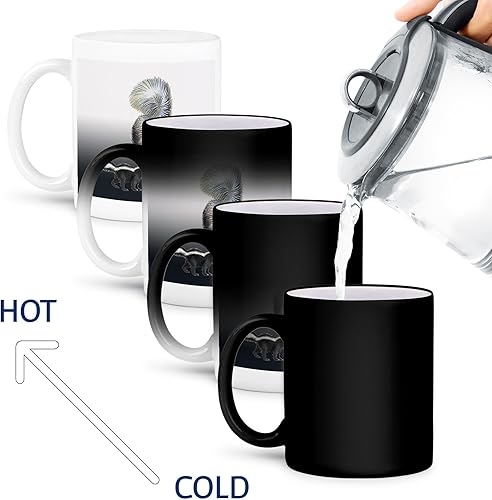 Miniatura 3 de 3dRose mug_170880_3 Momma Skunk and Her Baby on a Gradient - Taza transformadora mágica de fondo azul y gris, 11 onzas