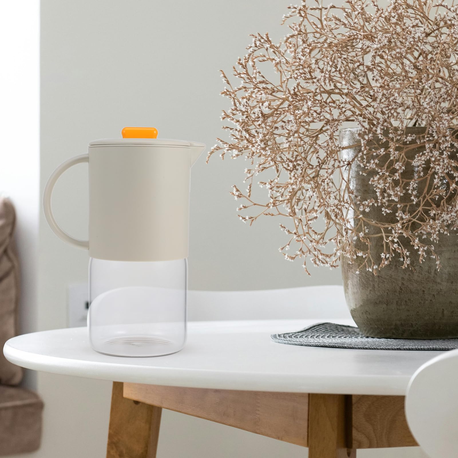 Alipis Pichet à Boissons en Verre 1800ml Poignée, Grosse Capacité Multipurpose pour Maison ou Hôtel, Couvercle Abs Anti-goutte, Design Blanc Élégant